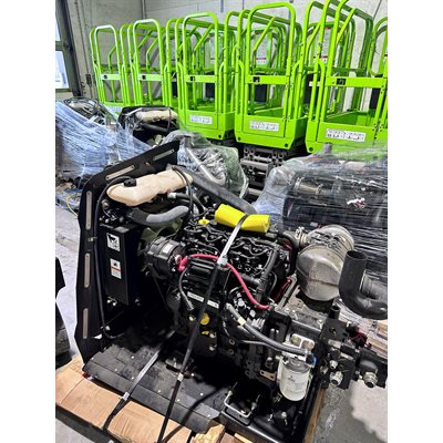 MOTEUR COMPLET DEUTZ D2.9L4 INCLUS ORDI / RAD ET SUPPORT